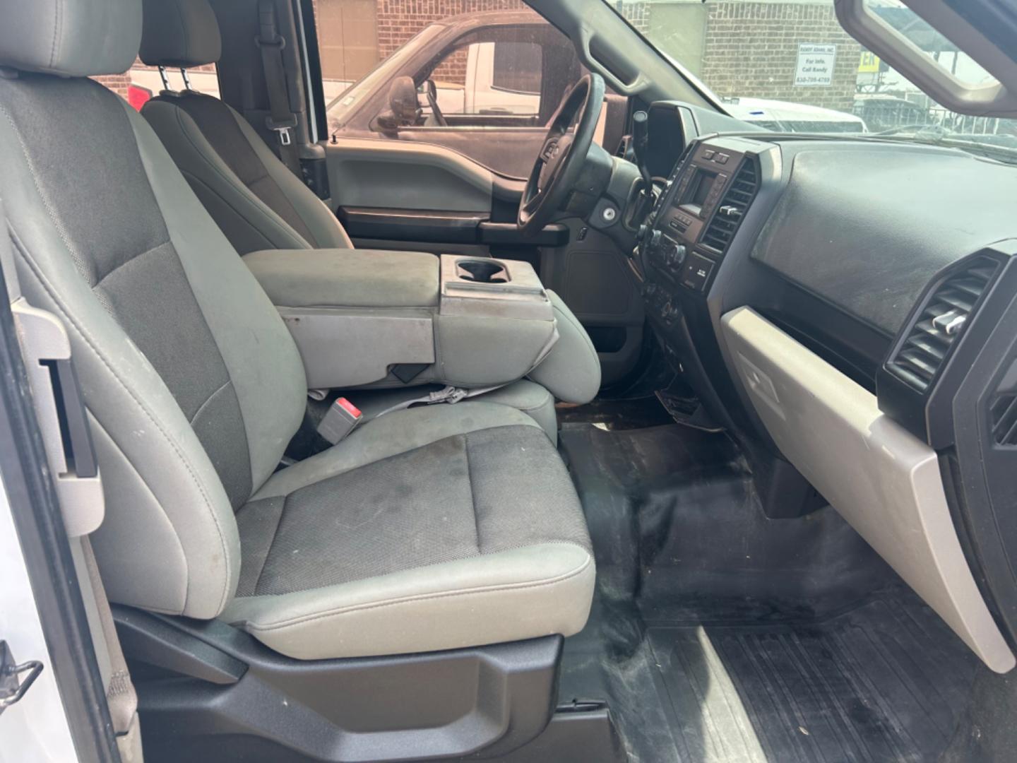 2018 White Ford F-150 XL SuperCab 6.5-ft. 4WD (1FTFX1EG6JK) with an 3.5L V6 DOHC 24V engine, 6A transmission, located at 1687 Business 35 S, New Braunfels, TX, 78130, (830) 625-7159, 29.655487, -98.051491 - Photo#6